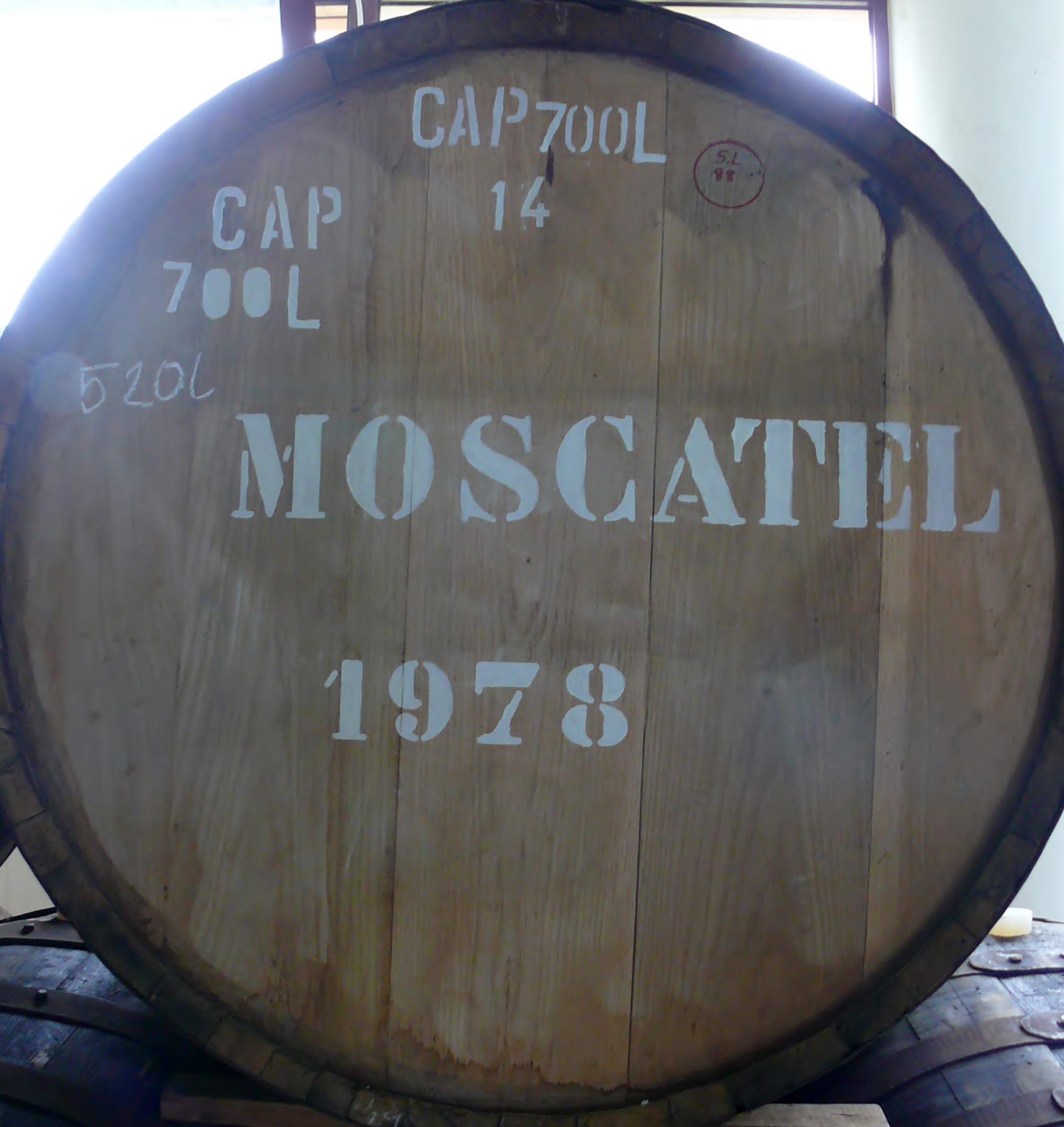 Moscatel at Henriques and Henriques