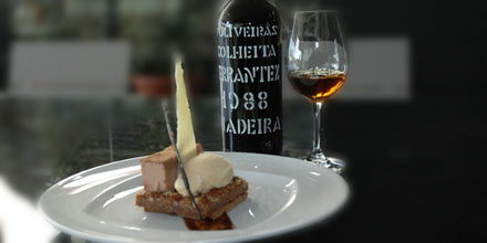 Hazelnut brownies and crunchy praline