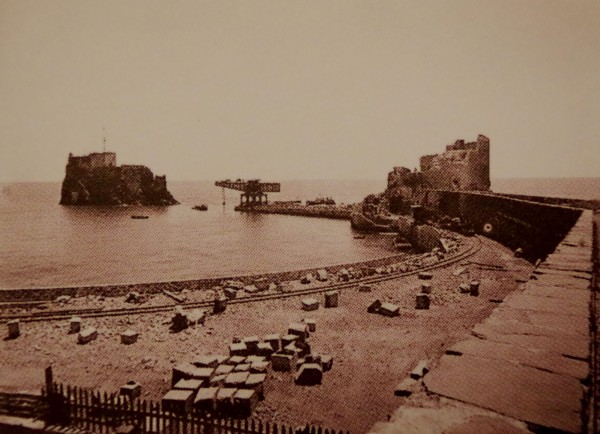 Building Funchal breakwater 1890s