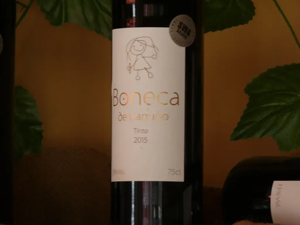 Boneca de Canudo Madeira table wine