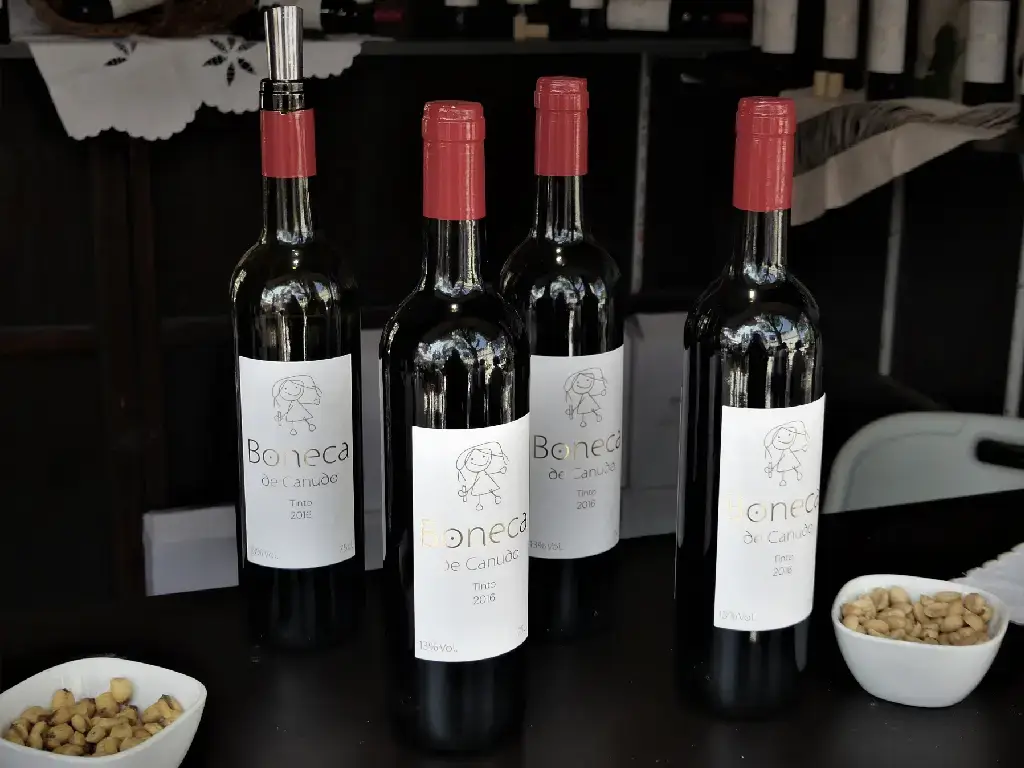 Boneca-Madeira-table-wine-from-Juvenal-Franco