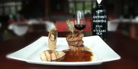 Filet mignon with foie gras, served with Justino’s Boal 10 Years